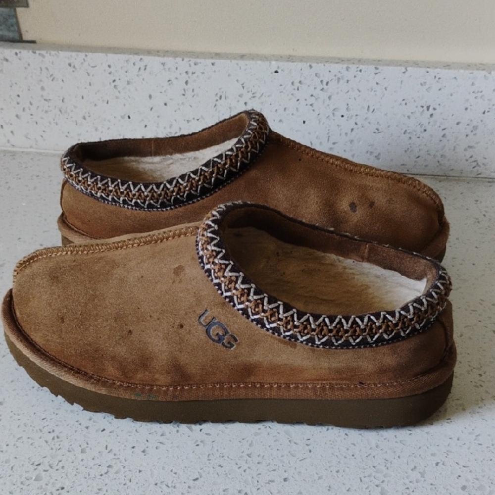 UGG Tasman Size 9 Women